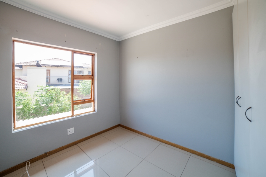 To Let 3 Bedroom Property for Rent in Broadacres Gauteng