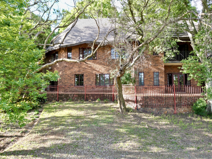 7 Bedroom Property for Sale in Zwavelpoort Gauteng