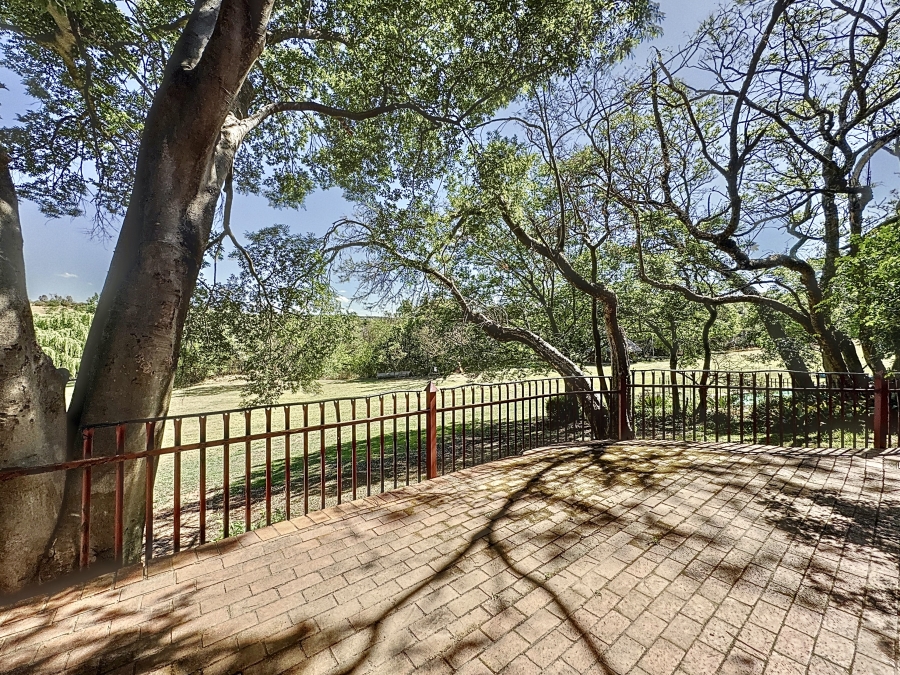 7 Bedroom Property for Sale in Zwavelpoort Gauteng