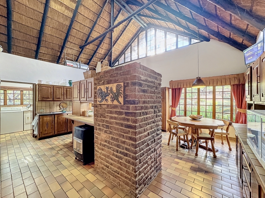 7 Bedroom Property for Sale in Zwavelpoort Gauteng