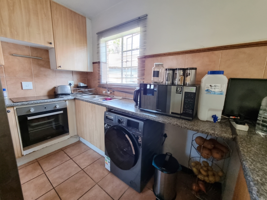 To Let 2 Bedroom Property for Rent in Eco Park Gauteng