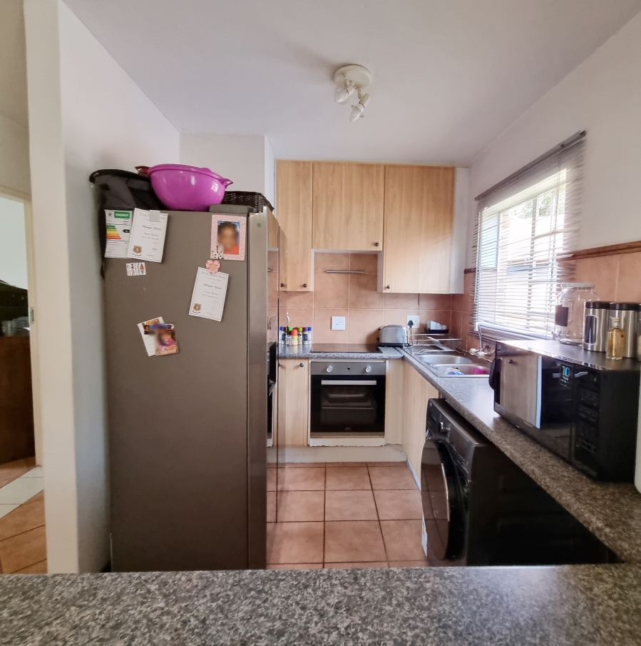 To Let 2 Bedroom Property for Rent in Eco Park Gauteng