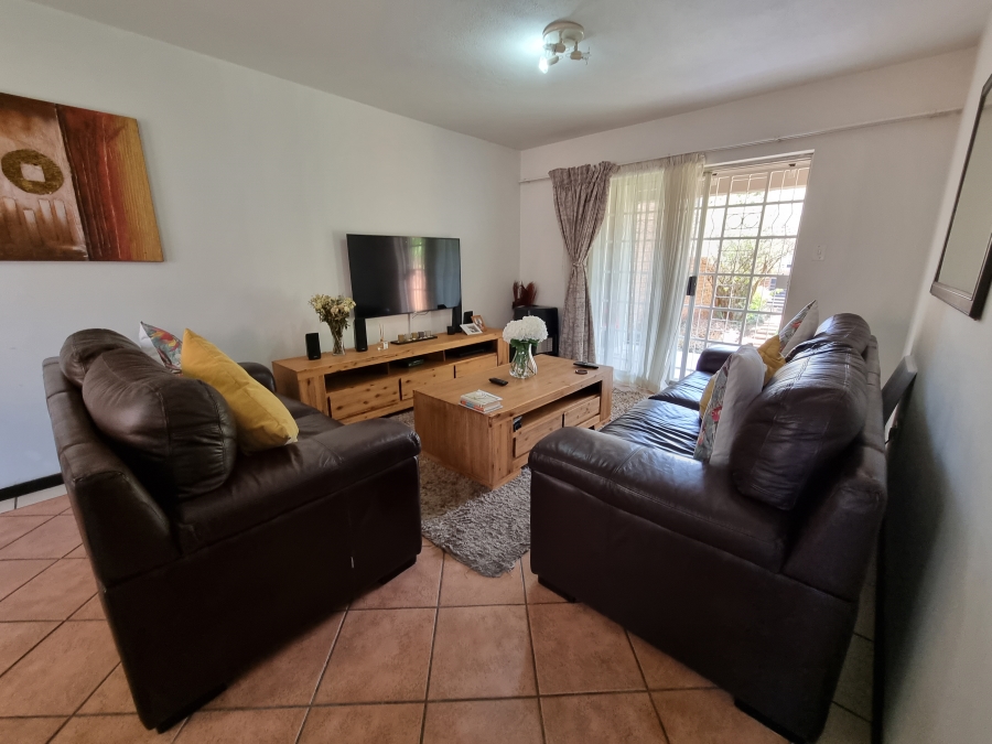 To Let 2 Bedroom Property for Rent in Eco Park Gauteng