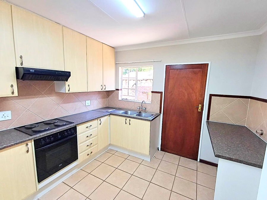 3 Bedroom Property for Sale in Die Hoewes Gauteng