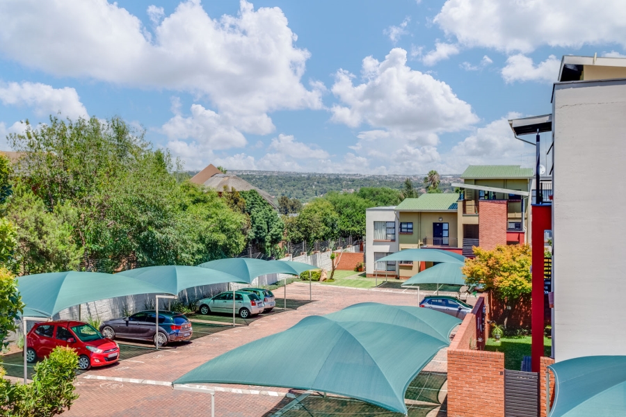 2 Bedroom Property for Sale in Douglasdale Gauteng