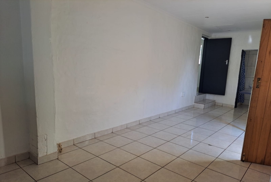 To Let 1 Bedroom Property for Rent in Sinoville Gauteng