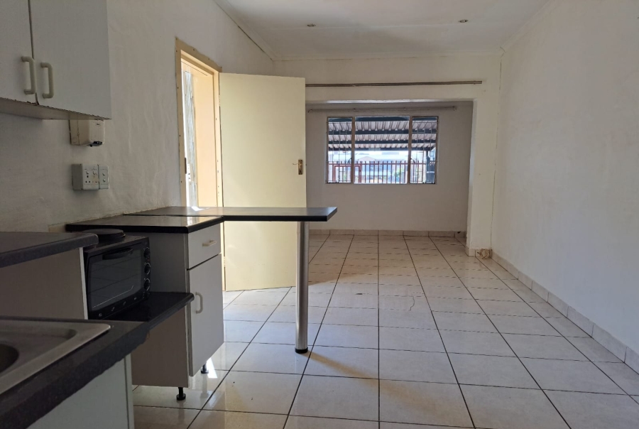 To Let 1 Bedroom Property for Rent in Sinoville Gauteng