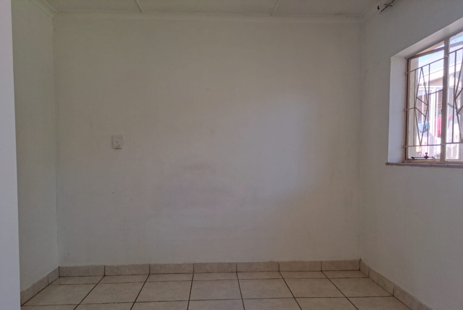 To Let 1 Bedroom Property for Rent in Sinoville Gauteng