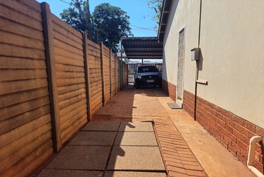 To Let 1 Bedroom Property for Rent in Sinoville Gauteng