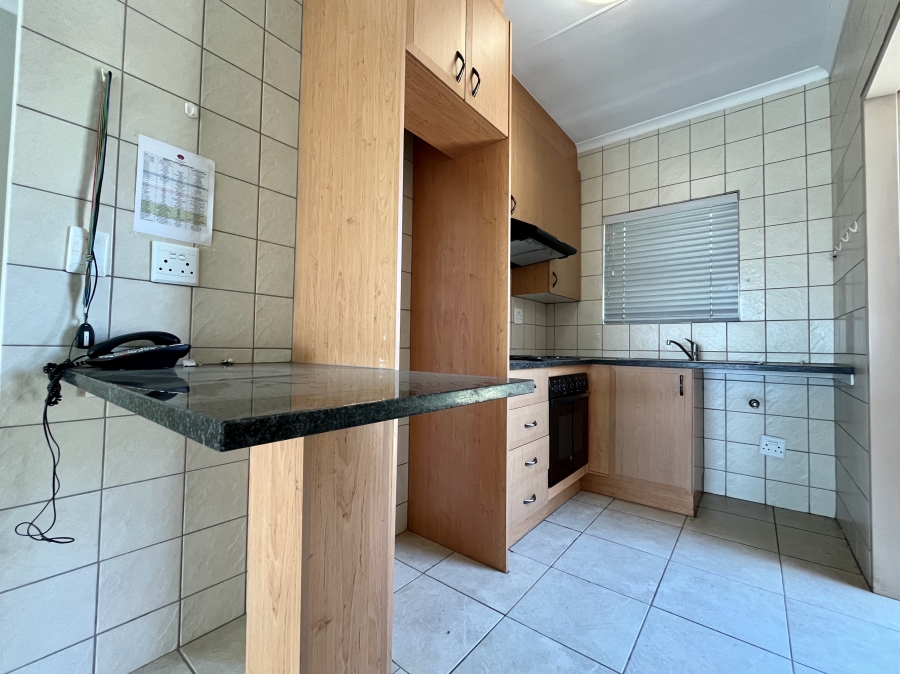 1 Bedroom Property for Sale in The Retreat Gauteng