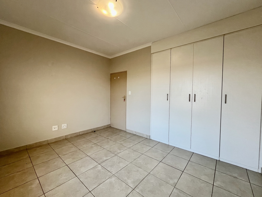 1 Bedroom Property for Sale in The Retreat Gauteng