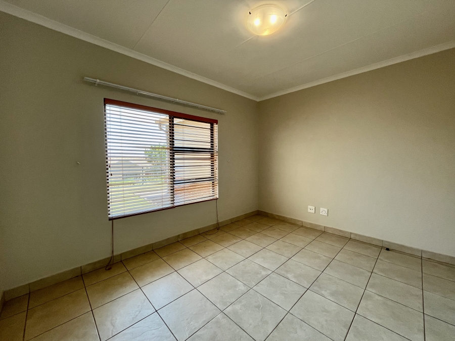 1 Bedroom Property for Sale in The Retreat Gauteng