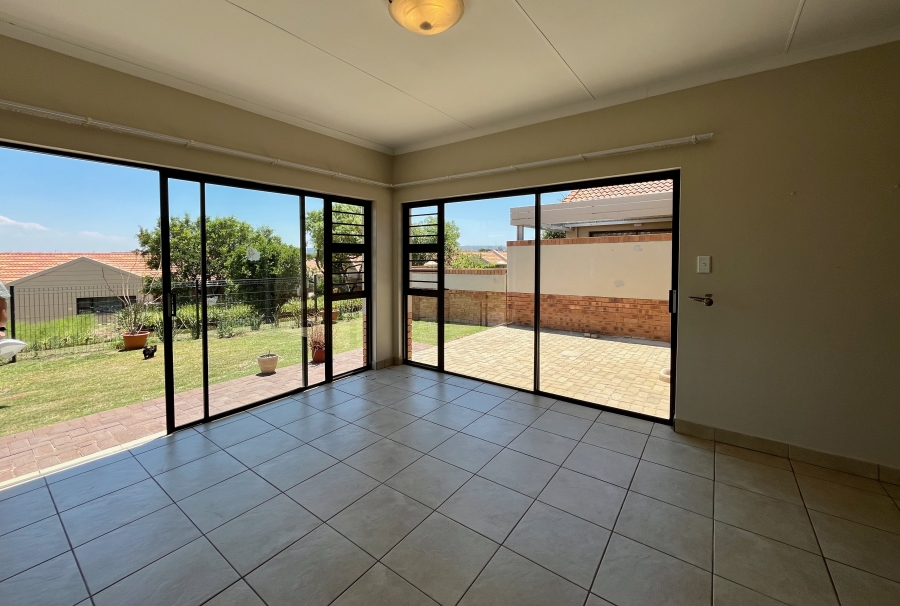 1 Bedroom Property for Sale in The Retreat Gauteng