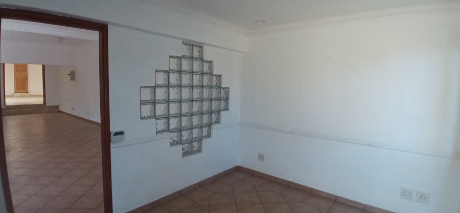 To Let commercial Property for Rent in Wilgeheuwel Gauteng