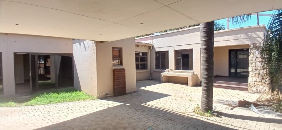 To Let commercial Property for Rent in Wilgeheuwel Gauteng