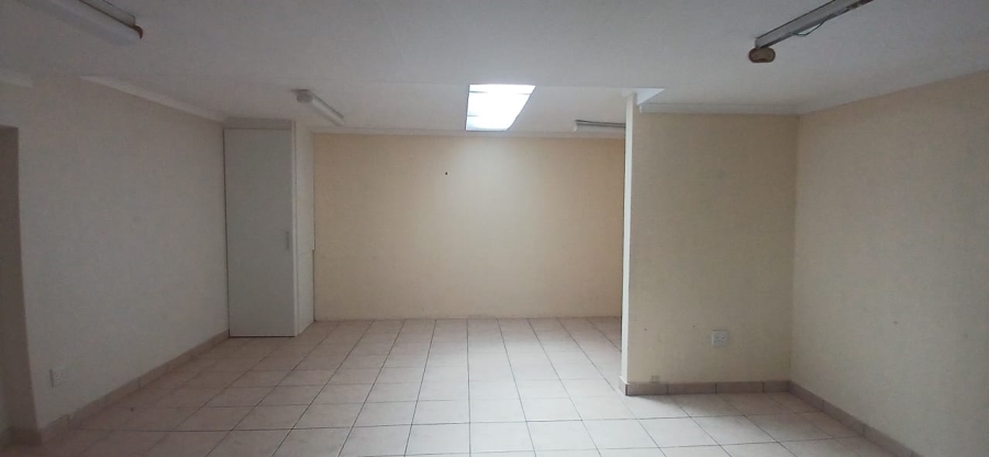 To Let commercial Property for Rent in Wilgeheuwel Gauteng