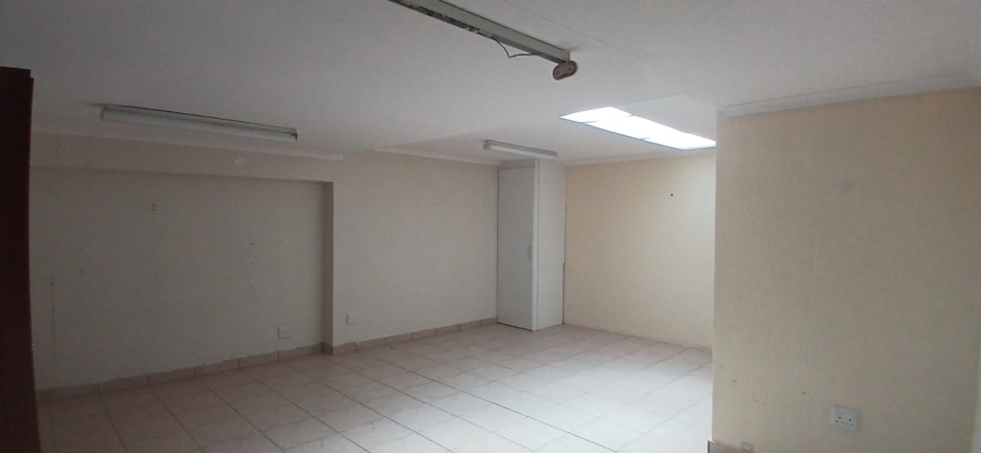 To Let commercial Property for Rent in Wilgeheuwel Gauteng