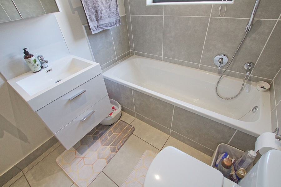 2 Bedroom Property for Sale in Craigavon Gauteng