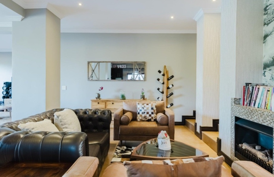 4 Bedroom Property for Sale in Aspen Hills Gauteng