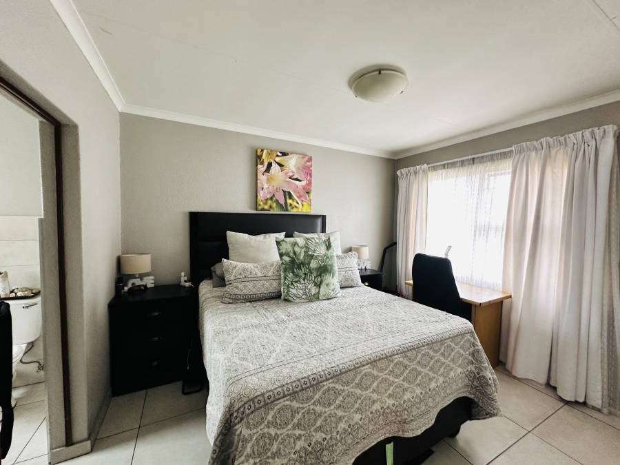 3 Bedroom Property for Sale in Verwoerdpark Gauteng