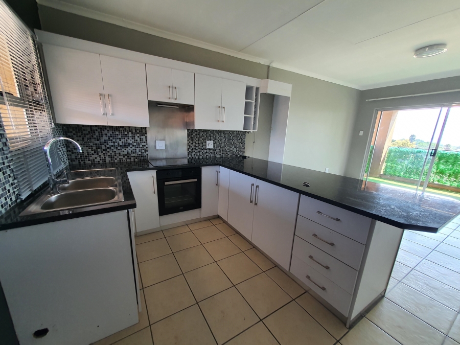 To Let 2 Bedroom Property for Rent in Forest Hill Gauteng