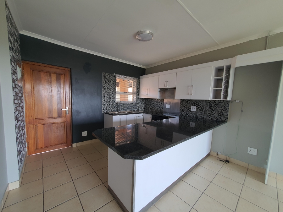 To Let 2 Bedroom Property for Rent in Forest Hill Gauteng