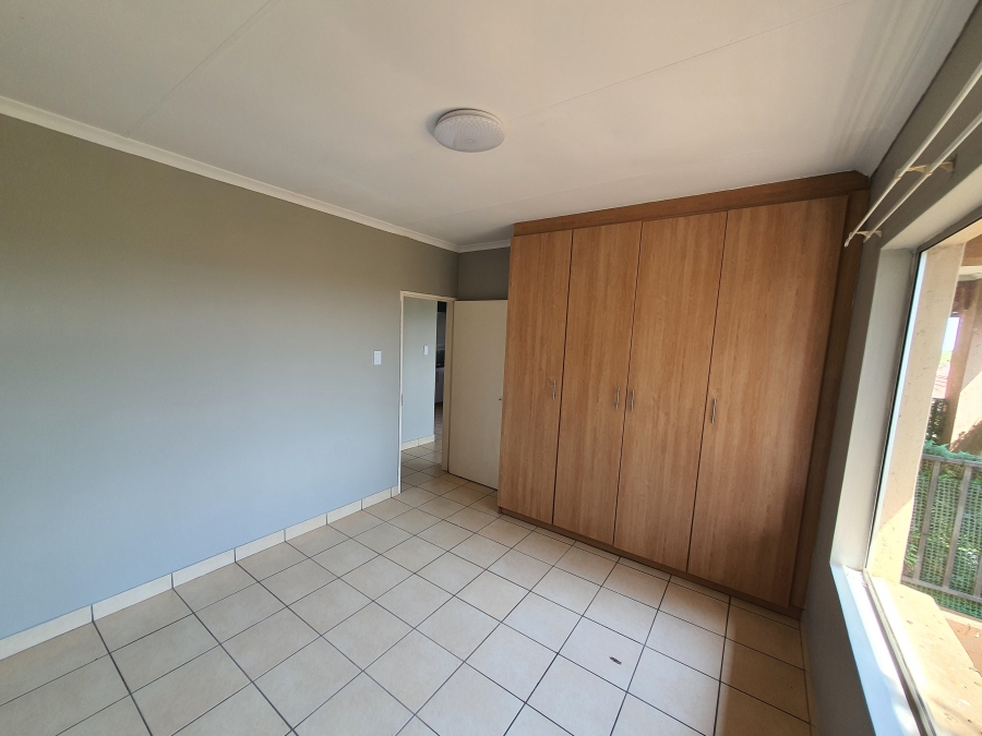 To Let 2 Bedroom Property for Rent in Forest Hill Gauteng