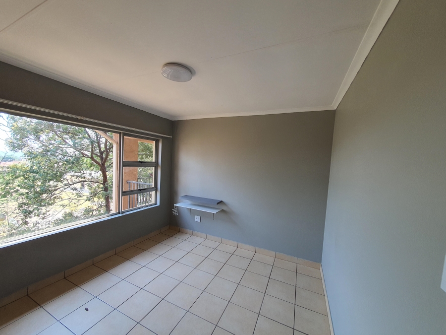 To Let 2 Bedroom Property for Rent in Forest Hill Gauteng