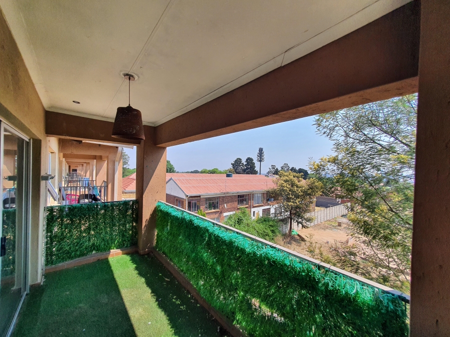 To Let 2 Bedroom Property for Rent in Forest Hill Gauteng