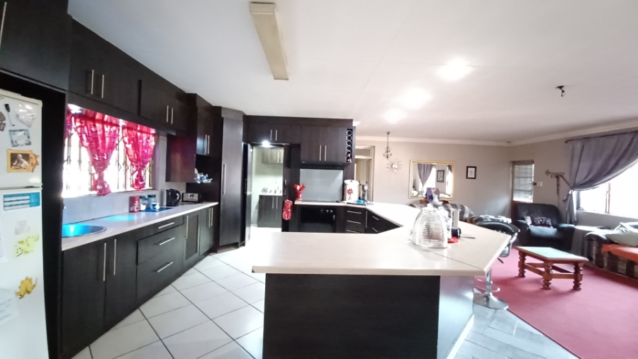 4 Bedroom Property for Sale in Vanderbijlpark SE 6 Gauteng