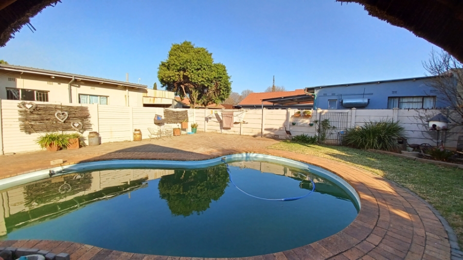 4 Bedroom Property for Sale in Vanderbijlpark SE 6 Gauteng