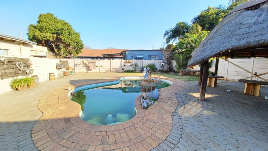 4 Bedroom Property for Sale in Vanderbijlpark SE 6 Gauteng