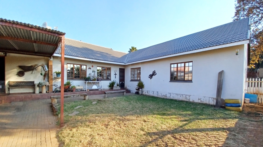 4 Bedroom Property for Sale in Vanderbijlpark SE 6 Gauteng