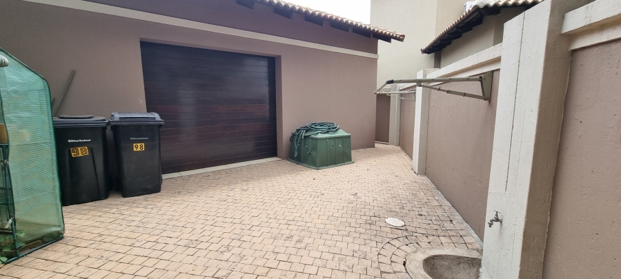 5 Bedroom Property for Sale in Sunward Park Gauteng