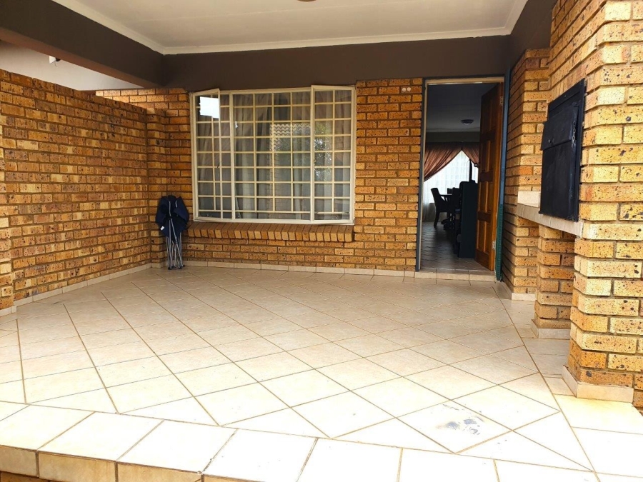 3 Bedroom Property for Sale in The Wilds Gauteng