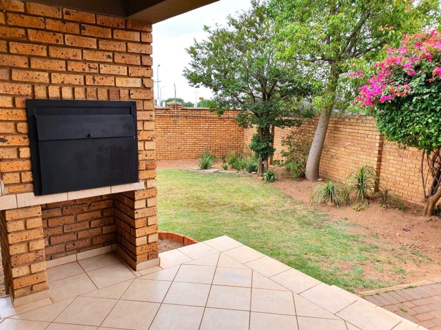 3 Bedroom Property for Sale in The Wilds Gauteng