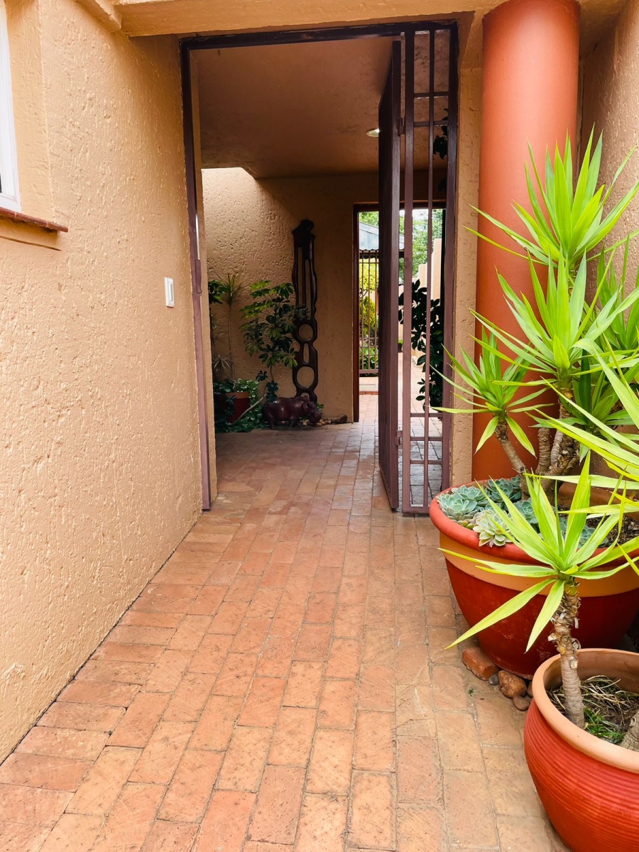 3 Bedroom Property for Sale in Monument Gauteng