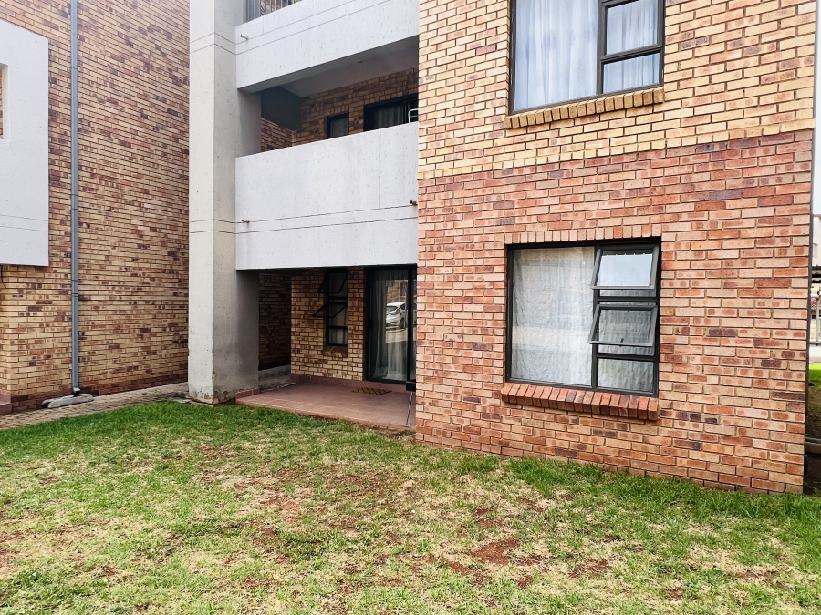 To Let 2 Bedroom Property for Rent in Northwold Gauteng