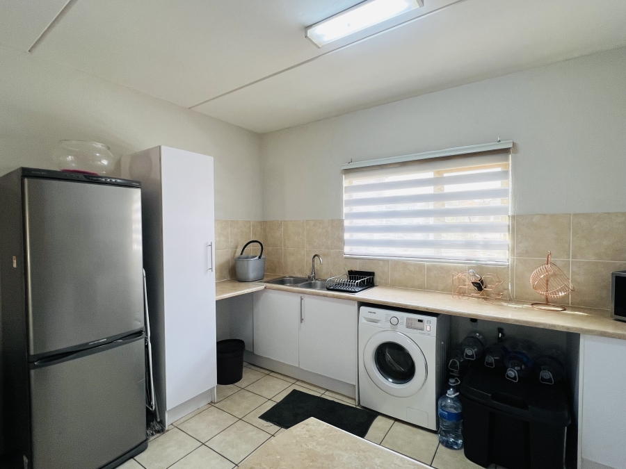 To Let 2 Bedroom Property for Rent in Northwold Gauteng