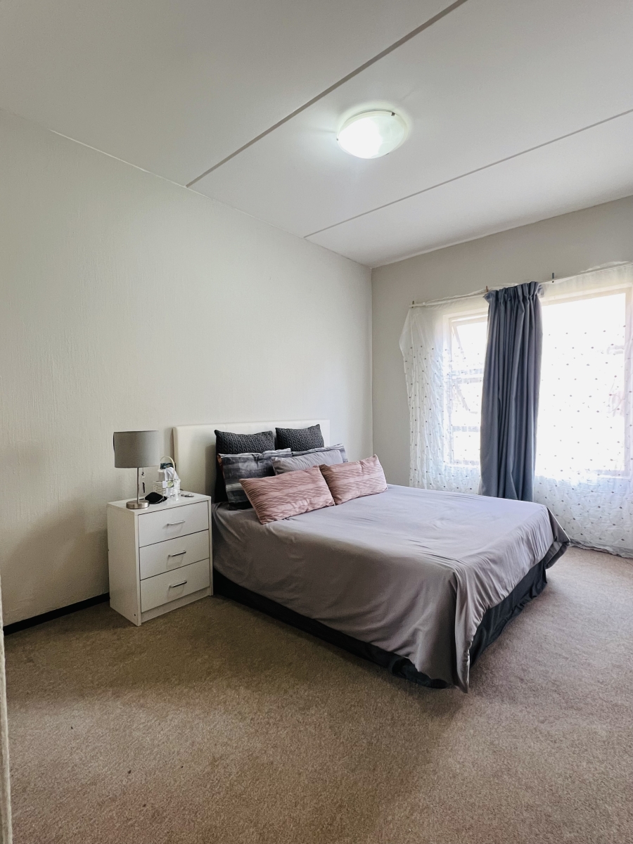 To Let 2 Bedroom Property for Rent in Northwold Gauteng