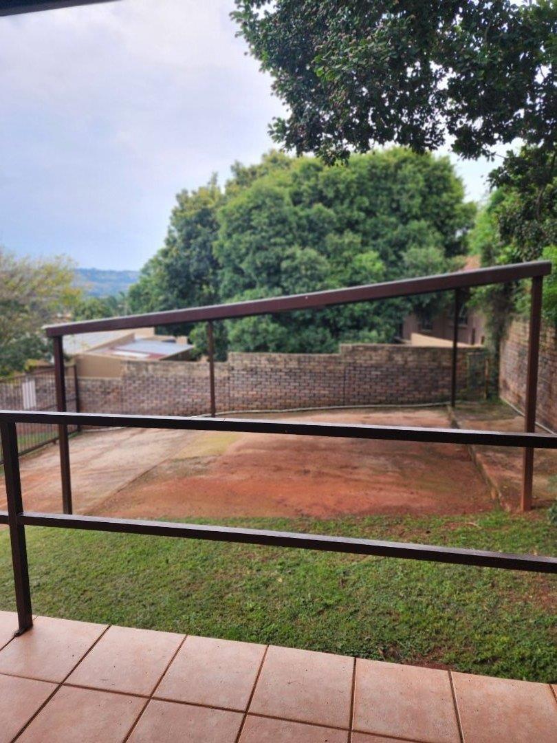 To Let 2 Bedroom Property for Rent in Roodekrans Gauteng