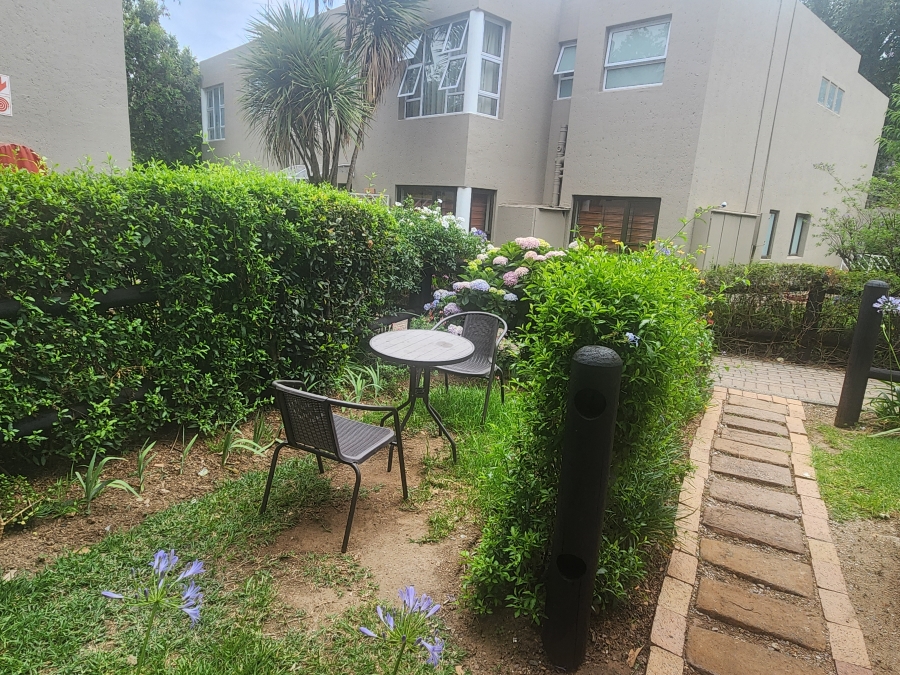 To Let 1 Bedroom Property for Rent in Parktown North Gauteng