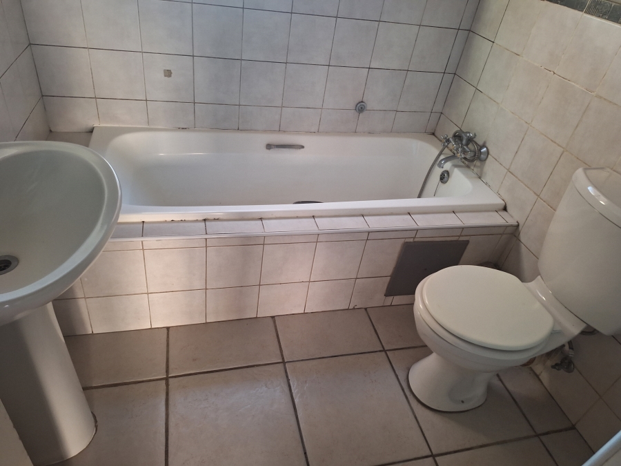 To Let 2 Bedroom Property for Rent in Castleview Gauteng