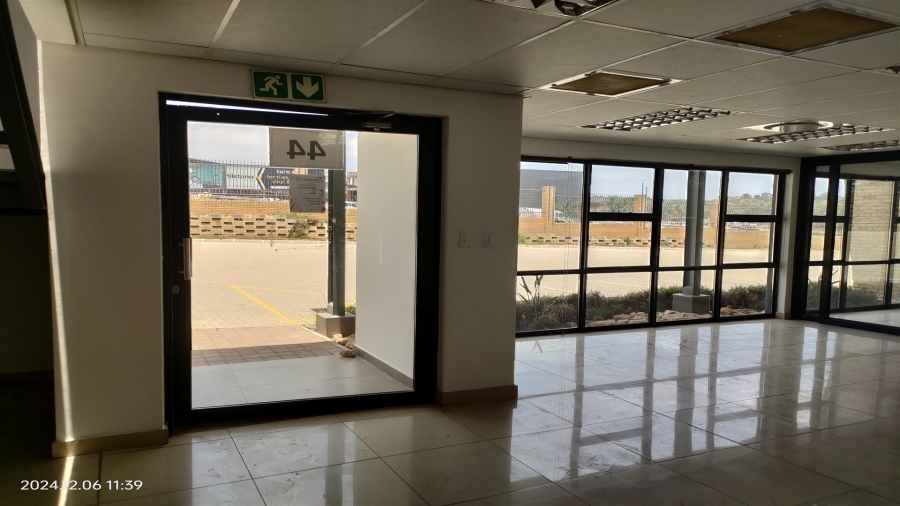 To Let commercial Property for Rent in North Riding Gauteng