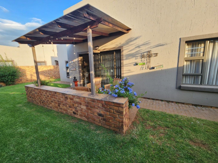 3 Bedroom Property for Sale in Kookrus Gauteng