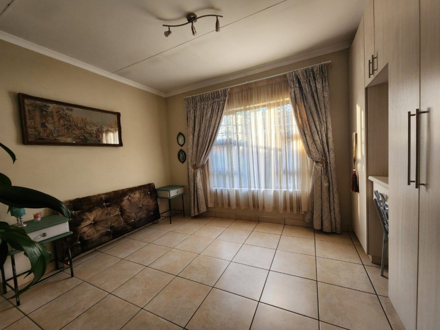 3 Bedroom Property for Sale in Kookrus Gauteng