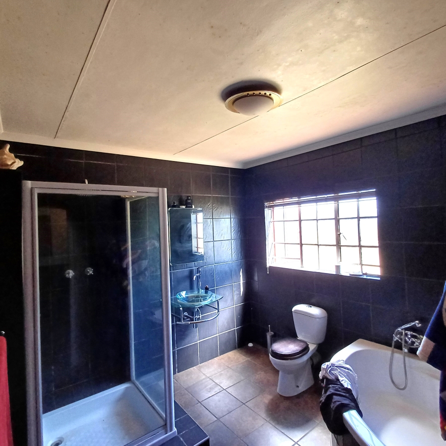 4 Bedroom Property for Sale in Glen Donald A H Gauteng