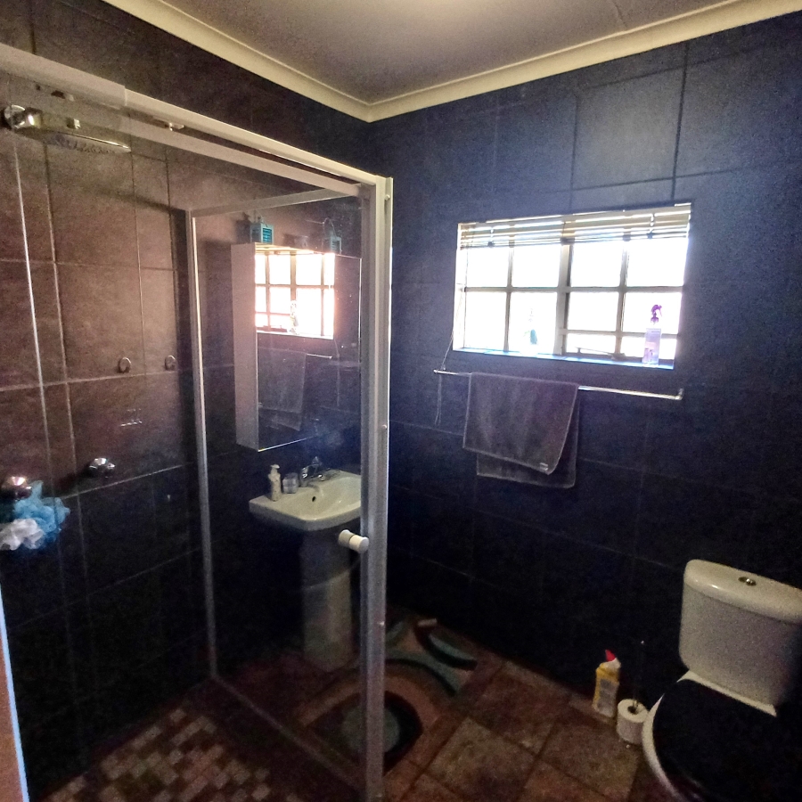 4 Bedroom Property for Sale in Glen Donald A H Gauteng