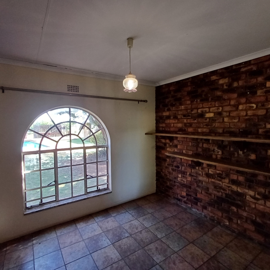 4 Bedroom Property for Sale in Glen Donald A H Gauteng