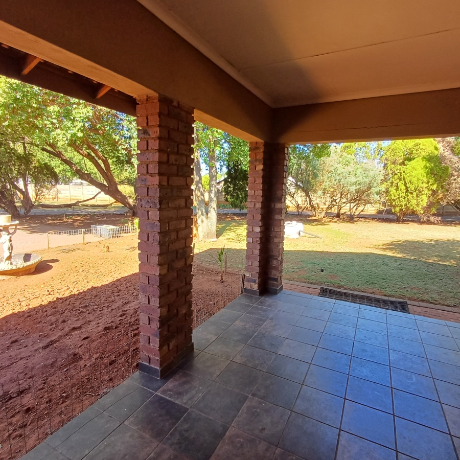 4 Bedroom Property for Sale in Glen Donald A H Gauteng